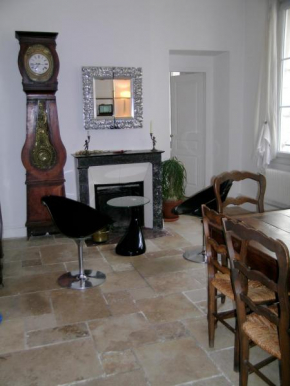 LE MARAIS 3 Bedrooms APT